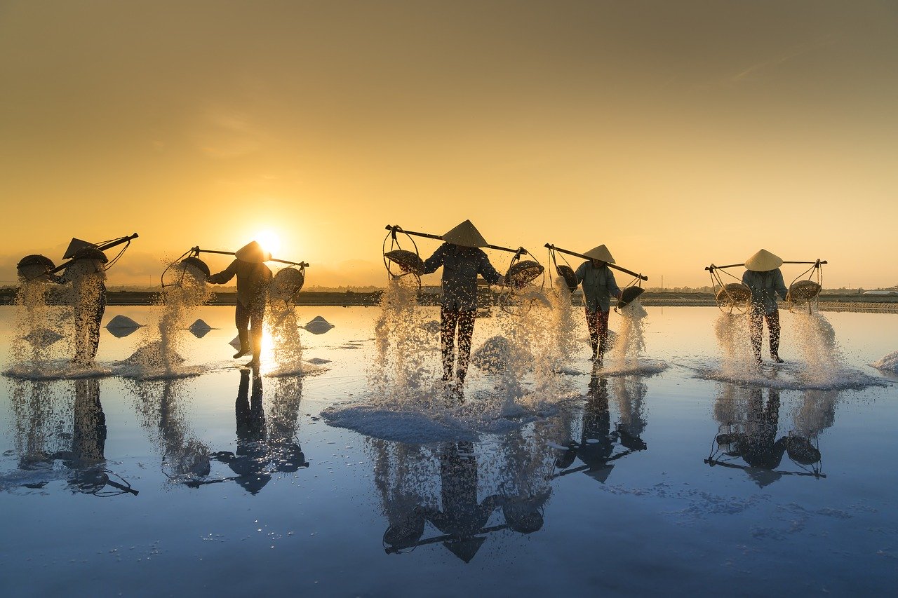 Explore Vietnam - Sunrise